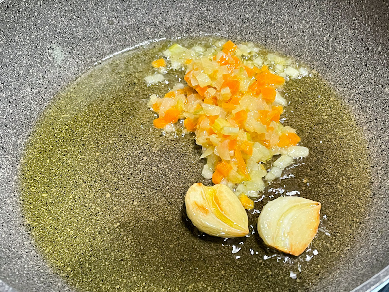 ツナとトマトのパスタ〜ツナボナーラ〜　調理画像2
